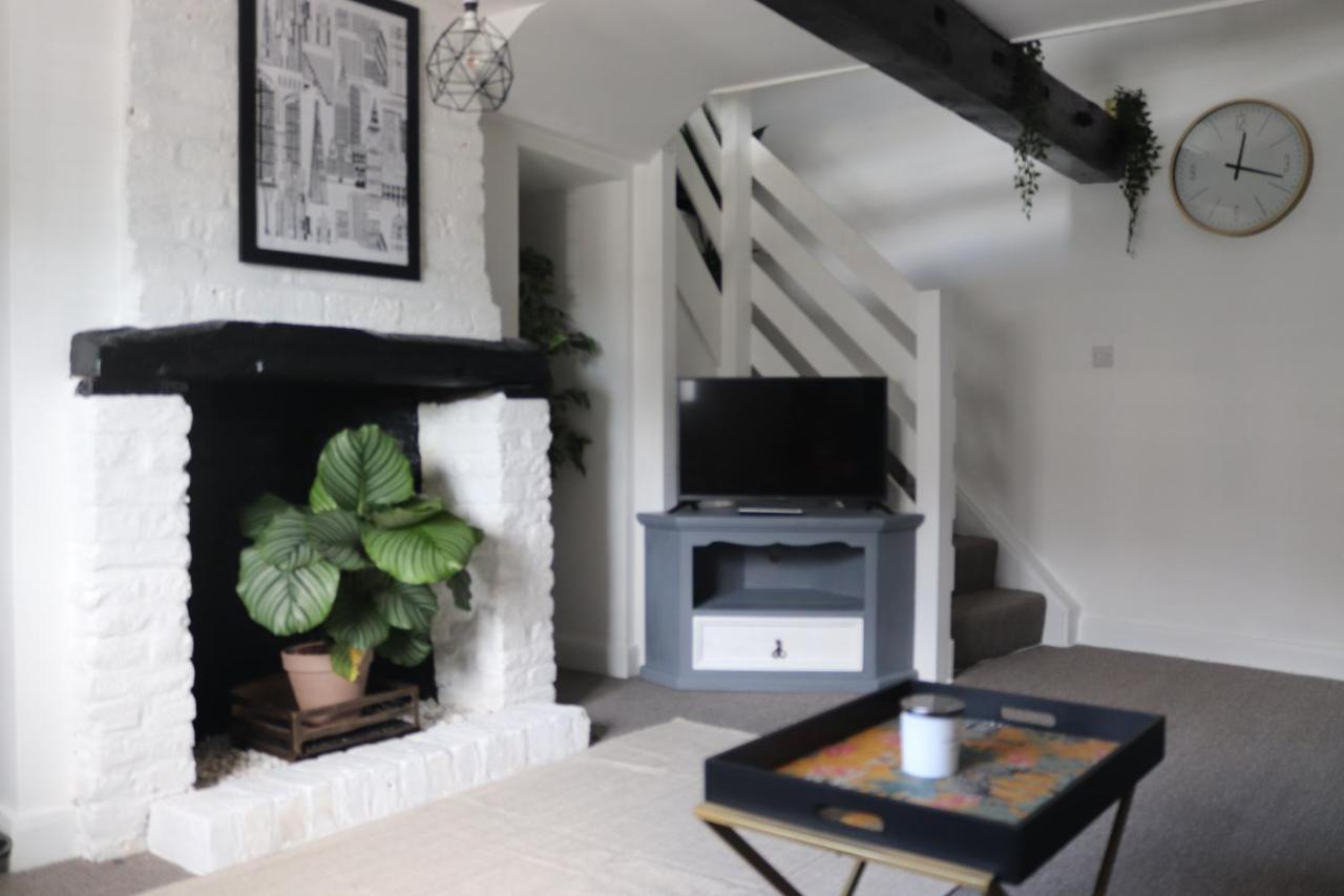 Grade I Listed Luxury Apartment In Hertfordshire Ware Exterior foto